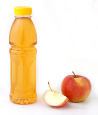 Apfelsaft in pet flasche