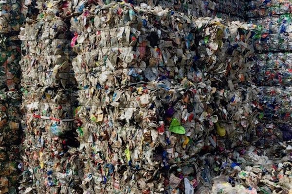 PET Recycling Pilotprojekt Plastikmuell Verwertung