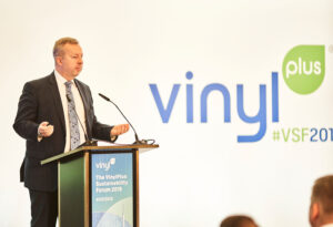PVC-Recycling VinylPlus Forum Umweltminister Tschechien Brabec