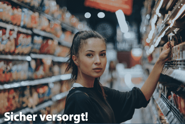 Sicher Versorgt Auch Durch Verpackungen Junge Frau Lebensmittelregal Fb Insta Ohne Logo Footer