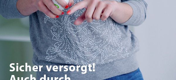 Sicher Versorgt Auch Durch Verpackungen Systemrelevant Frau Beim Desinfizieren Beitragsbild