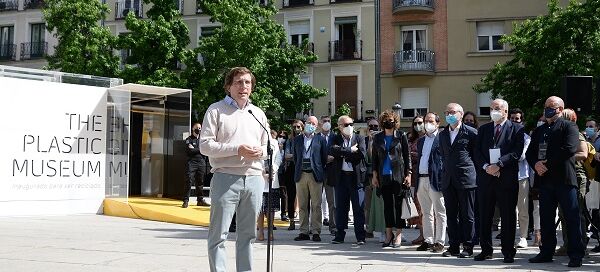 Title photo: Inauguration of the Plastic Museum in Madrid